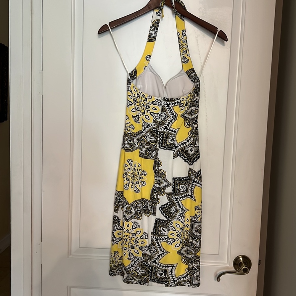 Cache drees - Picture 3 of 3